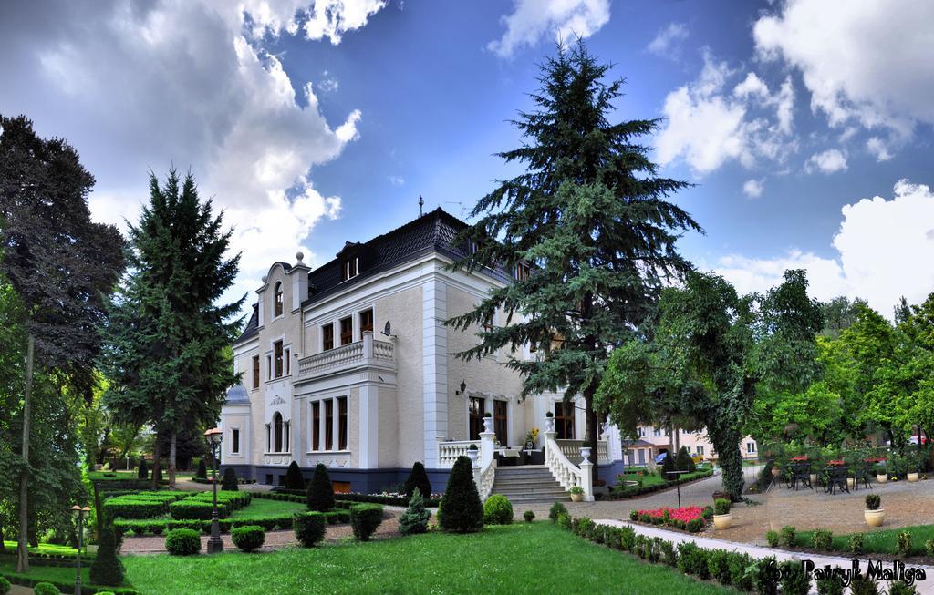 Villa Park Opole Extérieur photo